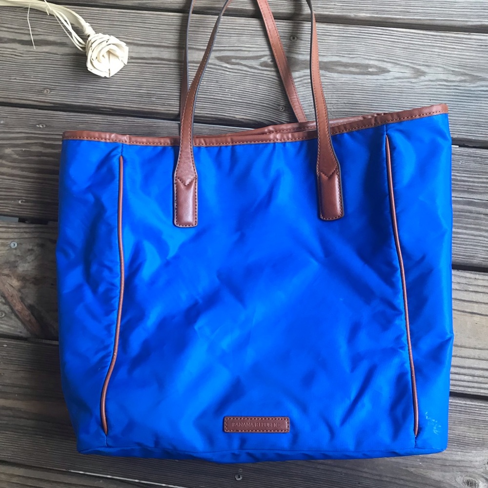 Banana republic tote blue 🎯🚨SOLD🚨🚨🎯no longer available!